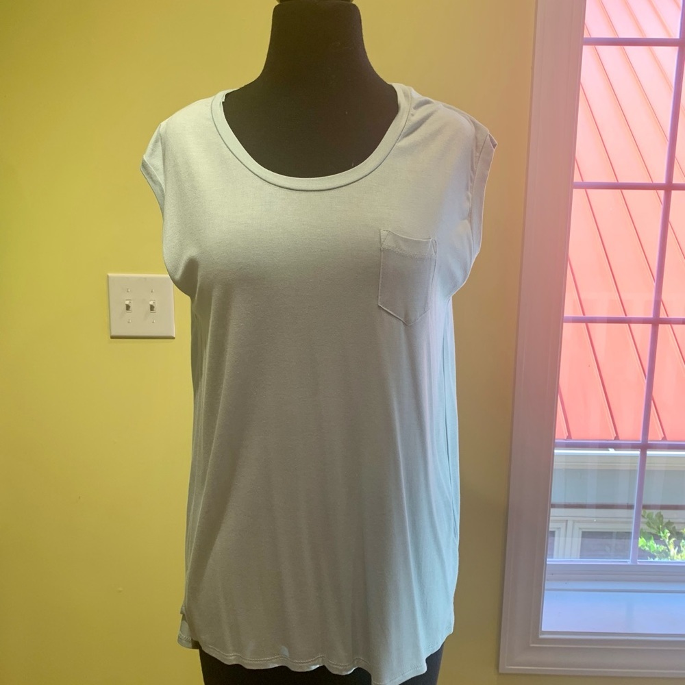 NWT sleeveless Freeloader shirt
